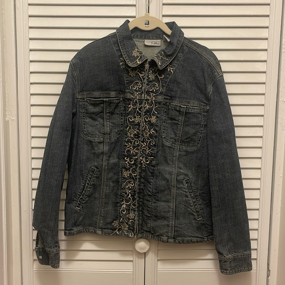 vintage chicos embroidered denim jacket.
